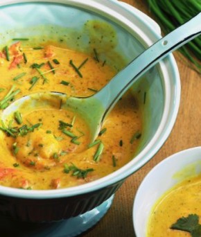 Тыквенный суп с карри: согревающее наслаждение для осенних вечеров