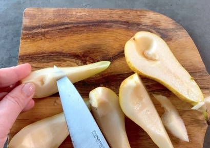 Непревзойденная закуска на праздник: запеченные груши с горгонзолой