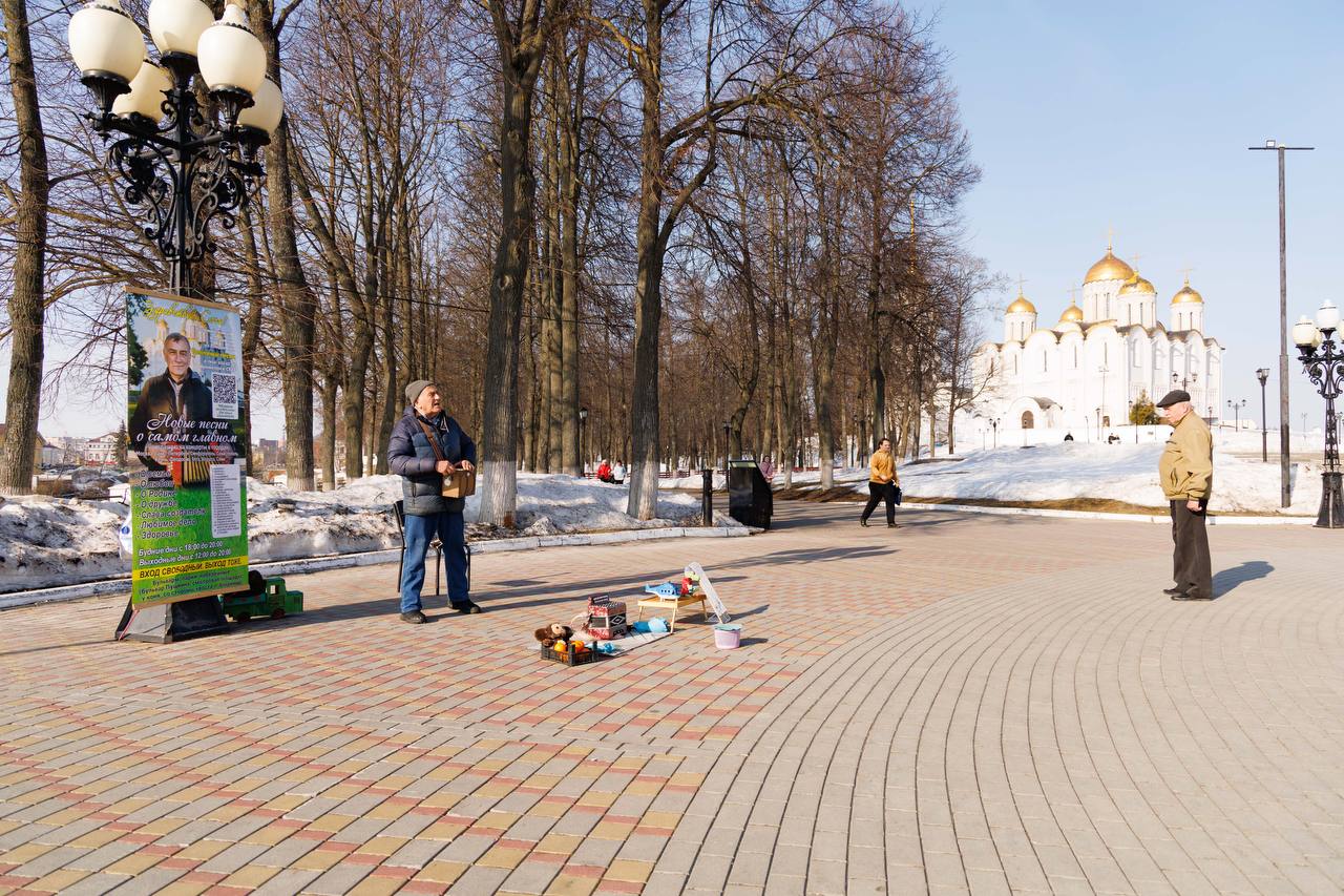 Город просыпается: начнем неделю с фоторепортажа нашего корреспондента Кристины Ситниковой Город просыпается: начнем неделю с фоторепортажа нашего корреспондента Кристины Ситниковой