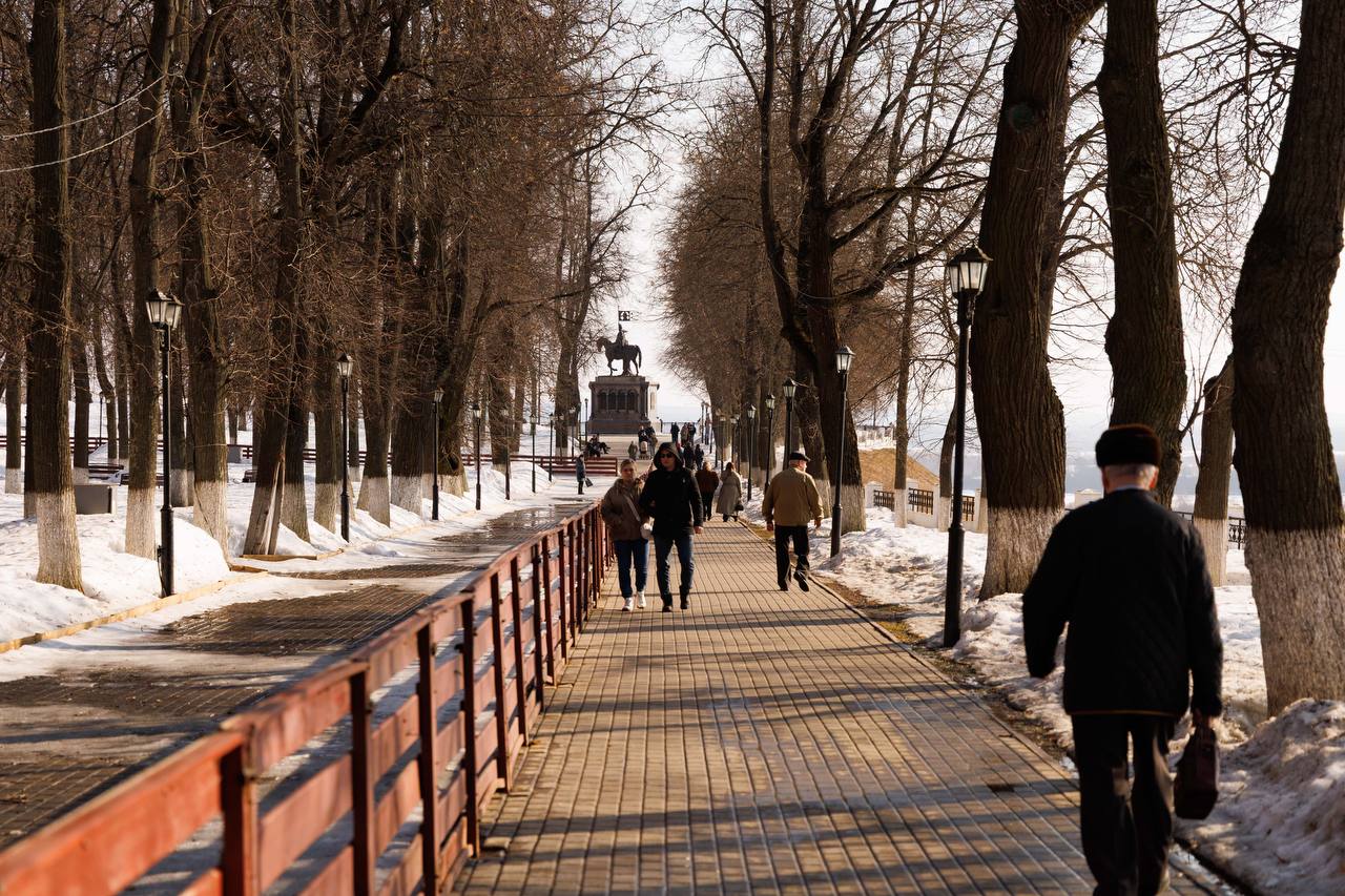 Город просыпается: начнем неделю с фоторепортажа нашего корреспондента Кристины Ситниковой Город просыпается: начнем неделю с фоторепортажа нашего корреспондента Кристины Ситниковой