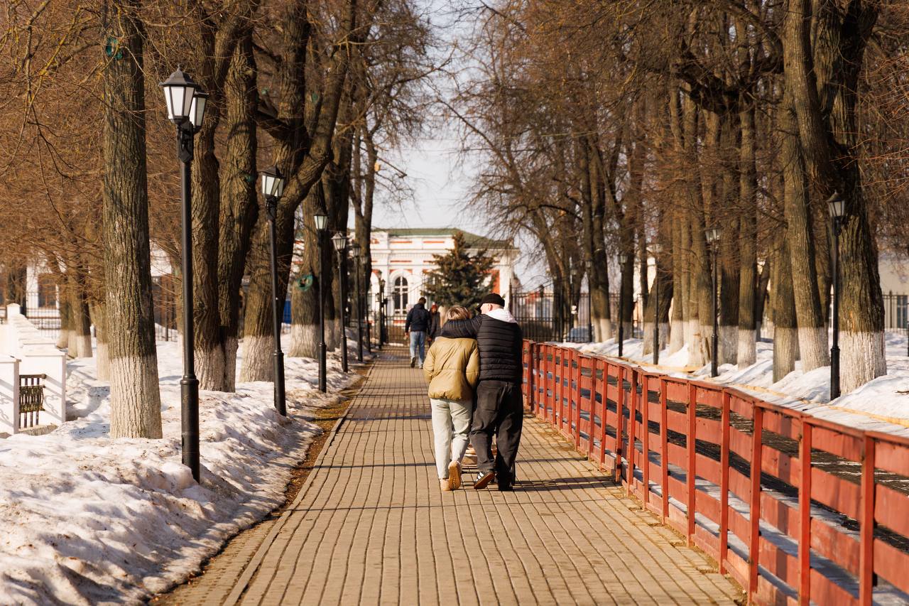 Город просыпается: начнем неделю с фоторепортажа нашего корреспондента Кристины Ситниковой Город просыпается: начнем неделю с фоторепортажа нашего корреспондента Кристины Ситниковой