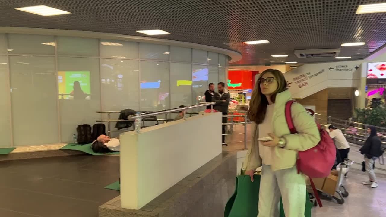 100 рейсов сорваны, горит топливный резервуар: ВСУ вторые сутки атакуют Петербург и Ленобласть