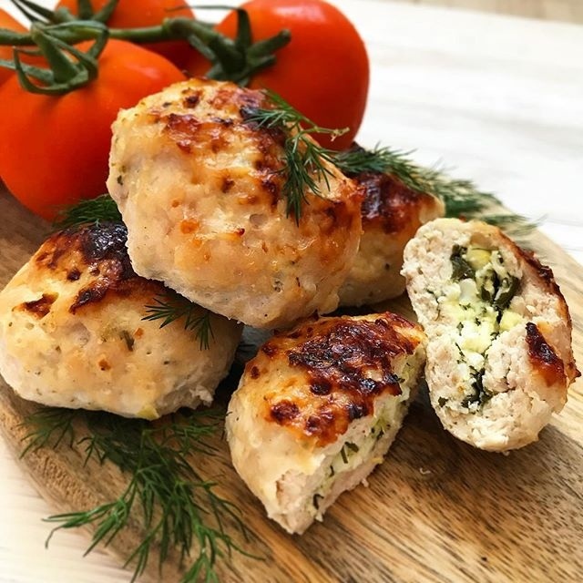 Нежные зразы из курицы: простое и вкусное угощение