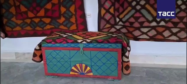 Центр материальной культуры карачаево-балкарского народа, где собраны больше тысячи различных экспонатов от национальных предметов быта и искусства до исторических документов, открыли в столице Кабардино-Балкарии, передает...