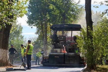 Во Владимирской области по нацпроекту «Инфраструктура для жизни» ремонтируют дороги, ведущие к медицинским учреждениям