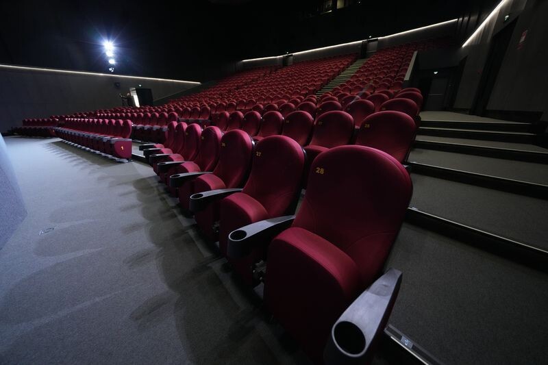 Путин призвал Минкульт к быстрому решению вопросов квотирования иностранного кино