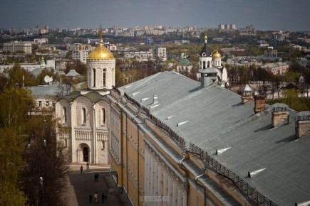 Суд по ходатайству прокурора наложил арест на имущество государственной служащей, приобретенное на неподтвержденные доходы