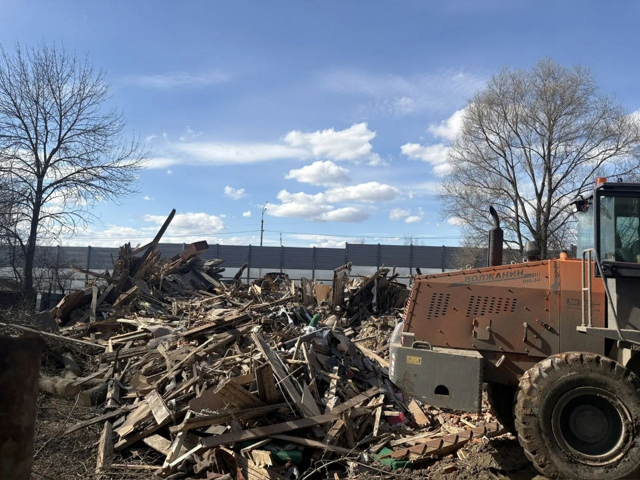 Во Владимире при надзорном сопровождении прокуратуры снесен аварийный дом Во Владимире при надзорном сопровождении прокуратуры снесен аварийный дом