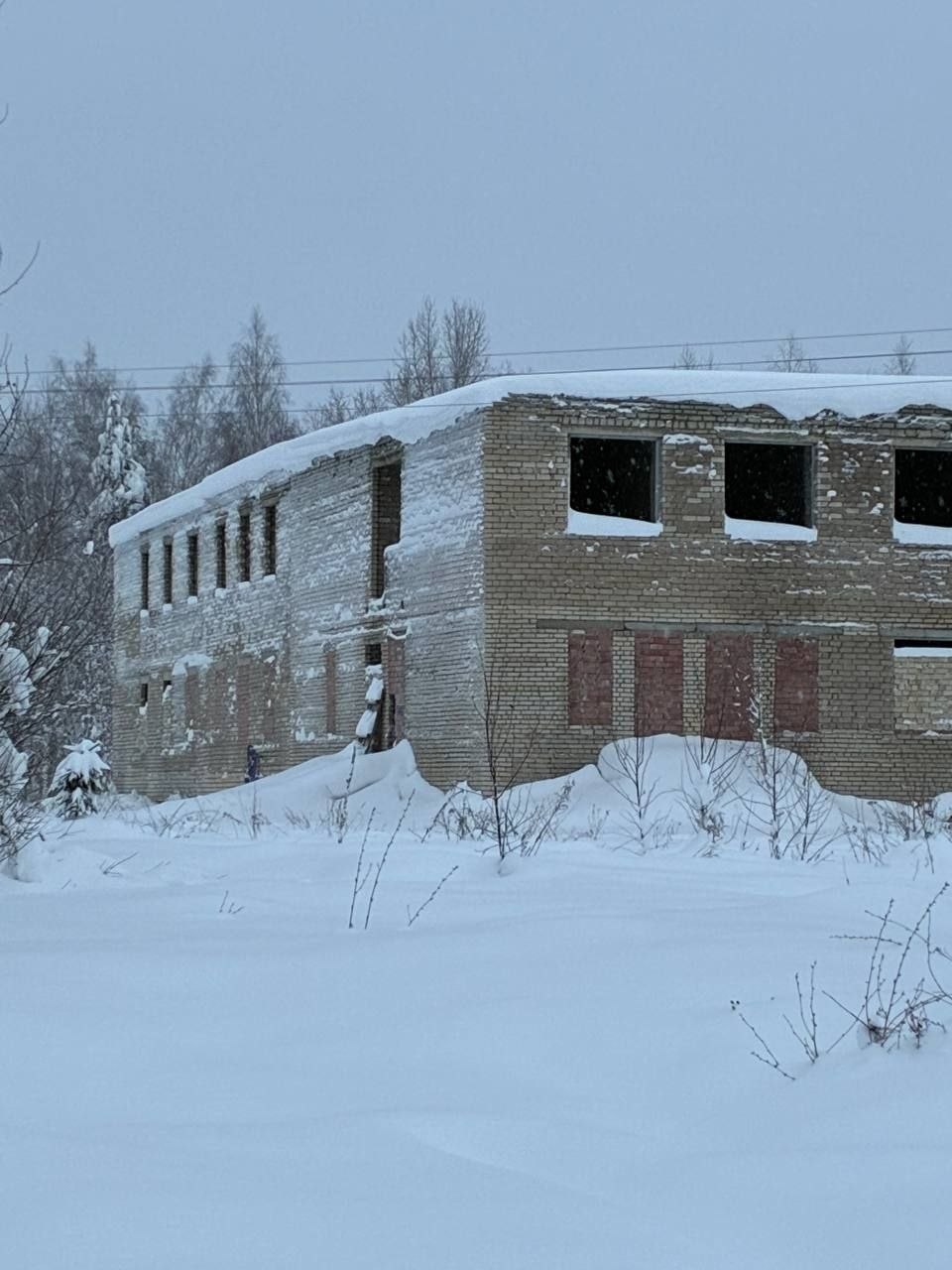В Гусь-Хрустальном судом удовлетворен иск прокурора о компенсации морального вреда несовершеннолетней, которая получила травмы в результате падения в нежилом недостроенном здании В Гусь-Хрустальном судом удовлетворен иск прокурора о компенсации морального вреда несовершеннолетней, которая получила травмы в результате падения в нежилом недостроенном здании