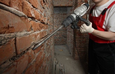 Незаконная перепланировка: как избежать проблем с соседями и инспекцией