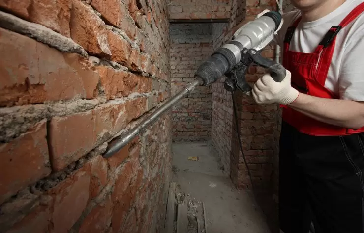 Незаконная перепланировка: как избежать проблем с соседями и инспекцией