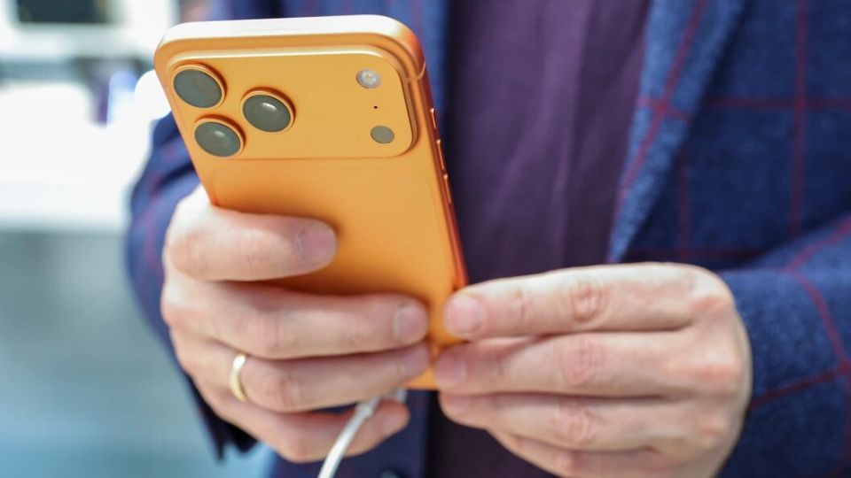 Apple ���������� ���� ��� ������ � ���������� �� iPhone 17 Pro