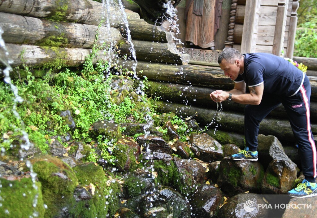 Более 100 человек отравились, 50 госпитализировали - власти закрывают родники в Муроме на фоне массового отравления жителей