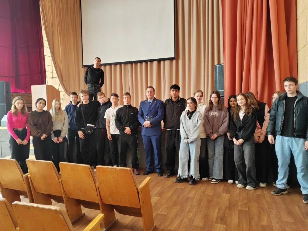 Прокурор Юрьев-Польского района Сергей Лаврентьев провел для студентов Юрьев - Польского индустриально - гуманитарного колледжа лекцию, посвященную вопросам профилактики ИТТ-преступлений