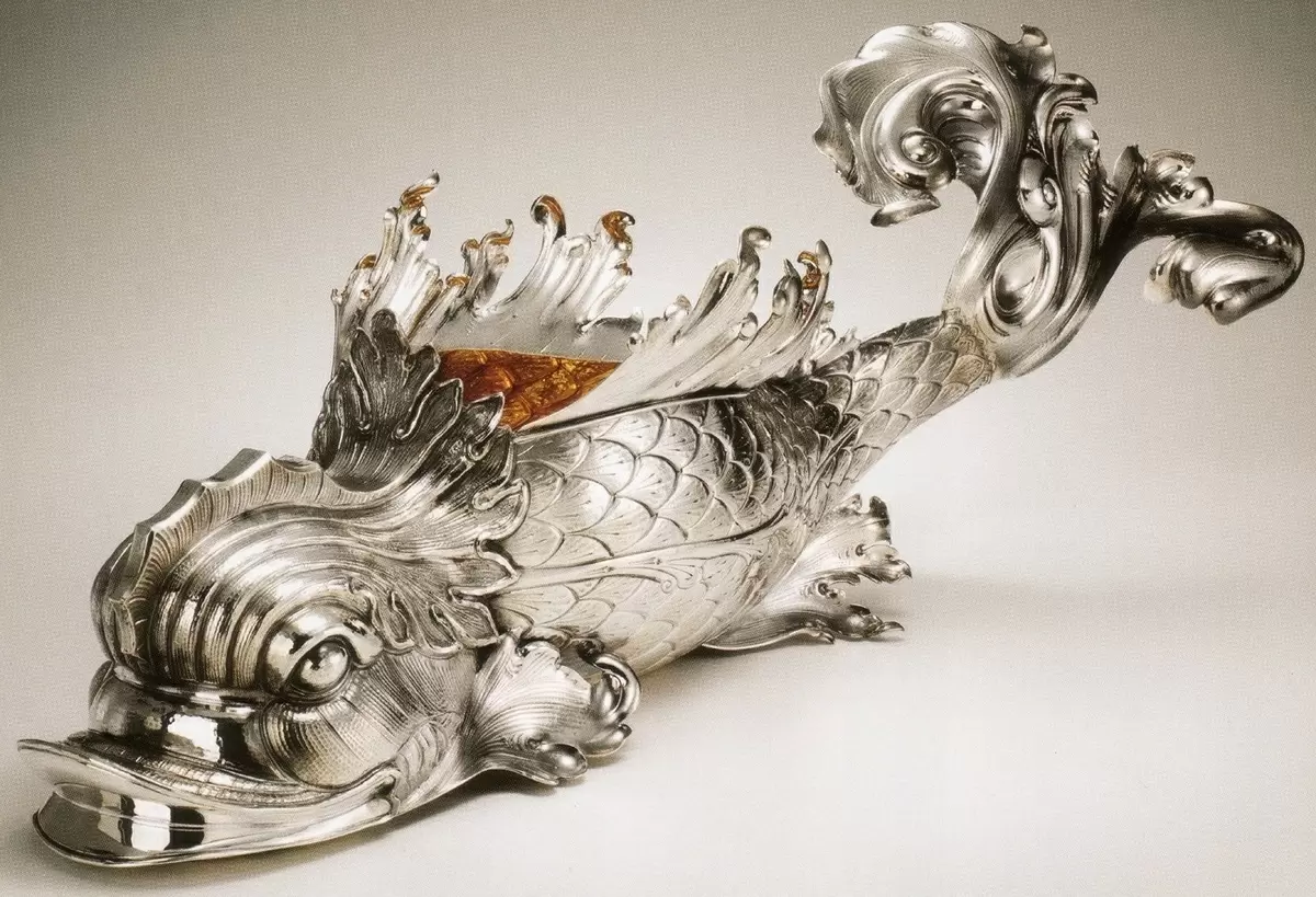 Серебряные икорницы: элегантность и символика русского стола