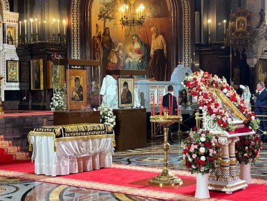 На Пасхальную службу в Храм Христа Спасителя привезли иконы Владимирской и Донской Богоматери, которые были переданы РПЦ из собрания Государственной Третьяковской галереи