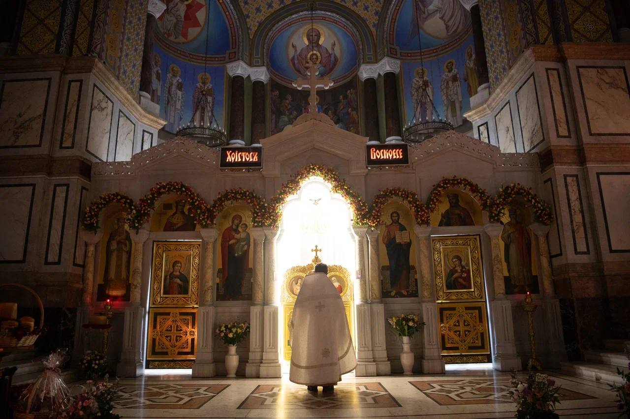 Михаил Развожаев: Ночью в Свято-Владимирском соборе — усыпальнице адмиралов разделил с севастопольцами радость Пасхального богослужения Михаил Развожаев: Ночью в Свято-Владимирском соборе — усыпальнице адмиралов разделил с севастопольцами радость Пасхального богослужения