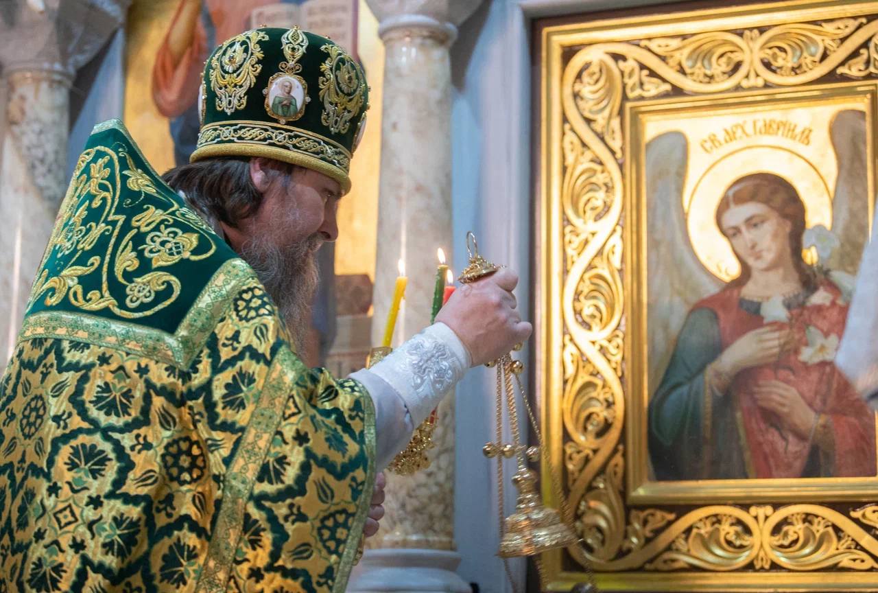 Михаил Развожаев: Ночью в Свято-Владимирском соборе — усыпальнице адмиралов разделил с севастопольцами радость Пасхального богослужения Михаил Развожаев: Ночью в Свято-Владимирском соборе — усыпальнице адмиралов разделил с севастопольцами радость Пасхального богослужения