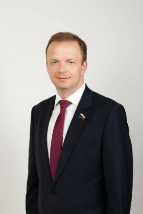 Дорогие земляки!. Сердечно поздравляю всех православных христиан, жителей Владимирской области со светлой Пасхой! Пасха Христова — великое торжество, это победа света над тьмой