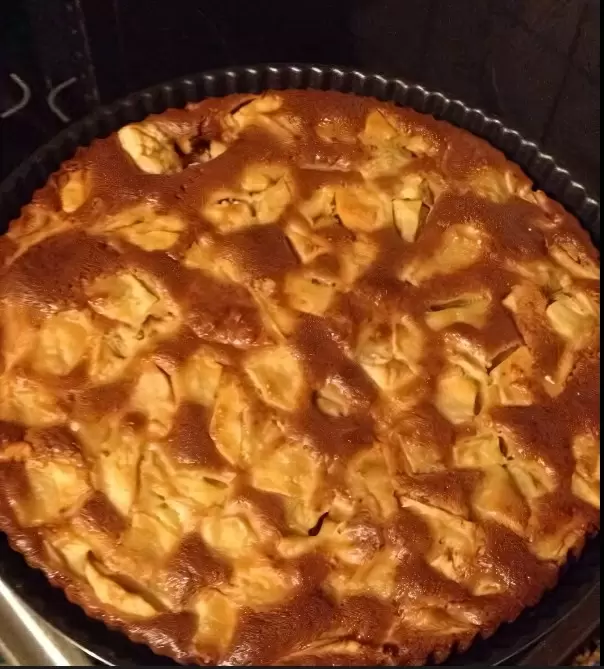 Удивительная вкуснота: яблочный пирог с медом