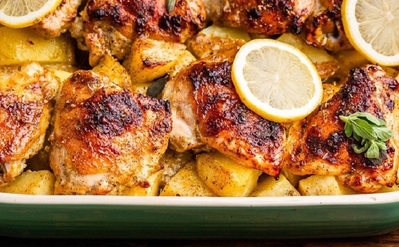 Цыплёнок с картошкой по-гречески: изысканный ужин для вашей семьи