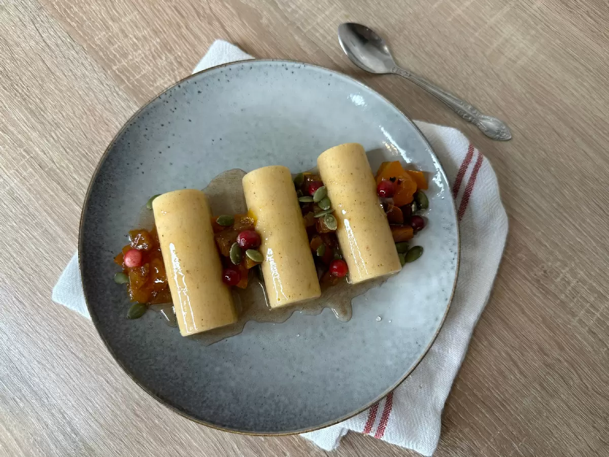 Десерт с хурмой без выпечки: кулинарная находка