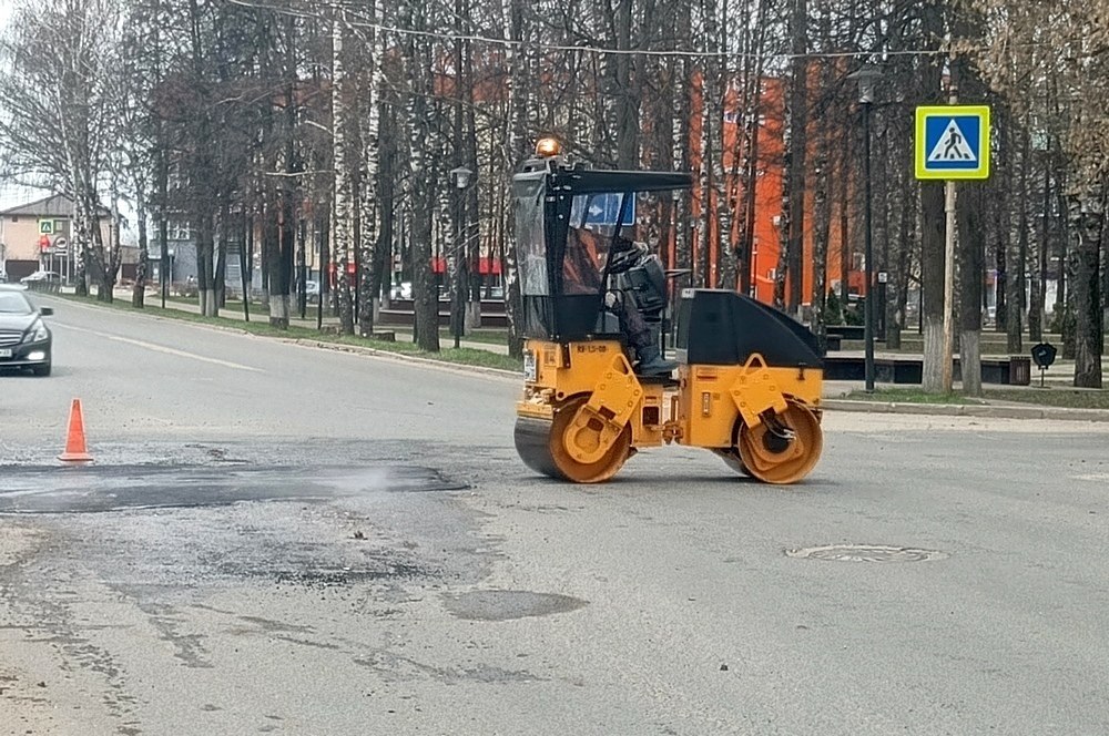 В Коврове начался ямочный ремонт В Коврове начался ямочный ремонт