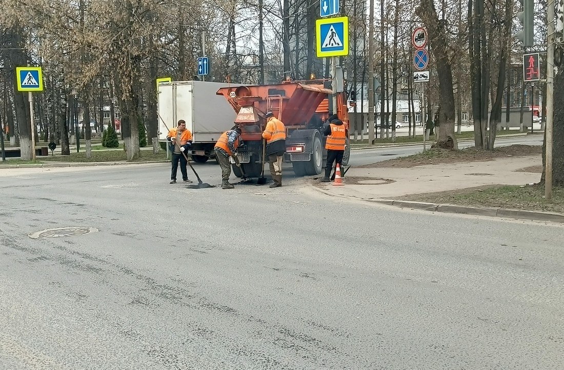В Коврове начался ямочный ремонт