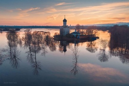 Весна. Разлив. Покрова-на-Нерли