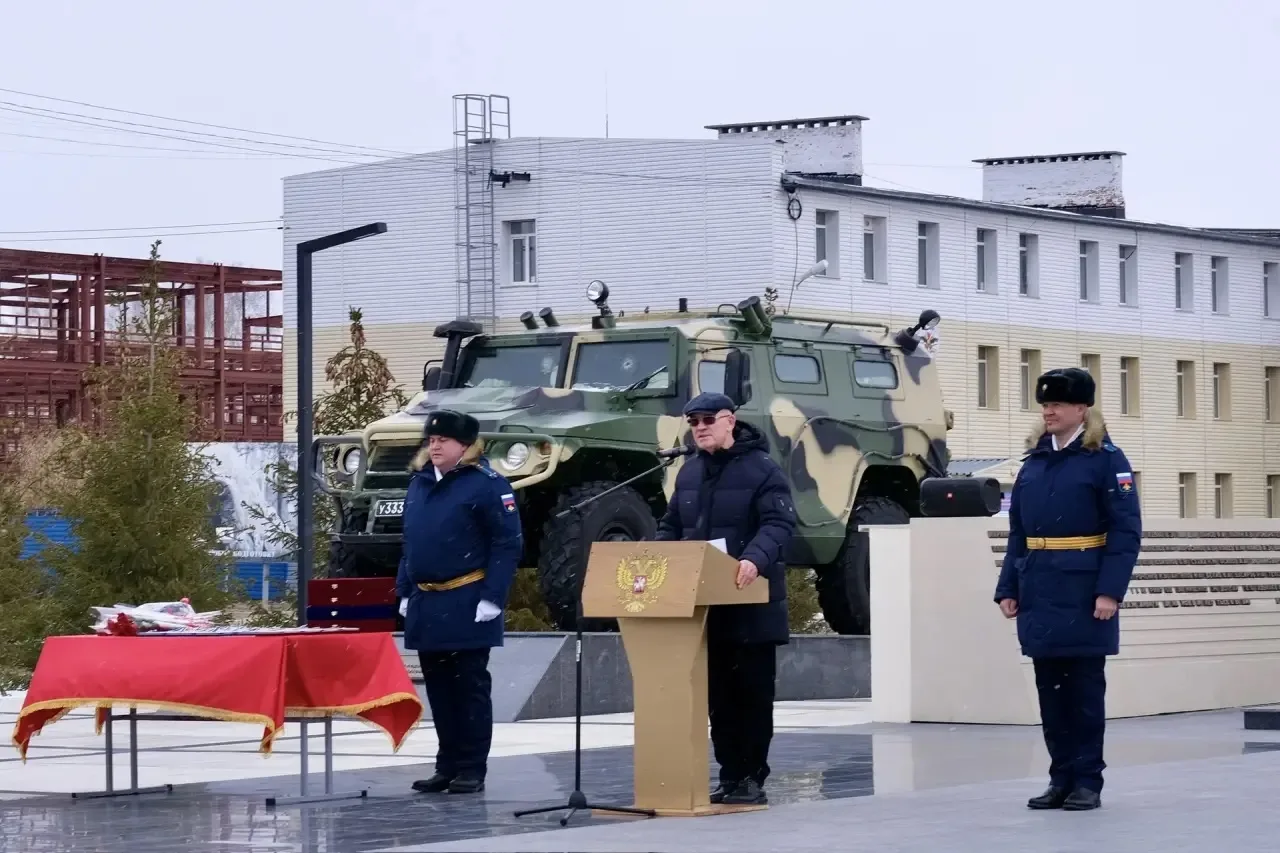 Заместитель руководителя Федерального казначейства Александр Михайлик в ходе рабочего визита в г. Новосибирск посетил 24-ую отдельную гвардейскую Ордена Жукова бригаду специального назначения Заместитель руководителя Федерального казначейства Александр Михайлик в ходе рабочего визита в г. Новосибирск посетил 24-ую отдельную гвардейскую Ордена Жукова бригаду специального назначения