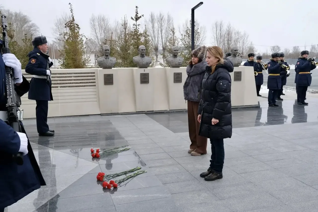 Заместитель руководителя Федерального казначейства Александр Михайлик в ходе рабочего визита в г. Новосибирск посетил 24-ую отдельную гвардейскую Ордена Жукова бригаду специального назначения Заместитель руководителя Федерального казначейства Александр Михайлик в ходе рабочего визита в г. Новосибирск посетил 24-ую отдельную гвардейскую Ордена Жукова бригаду специального назначения