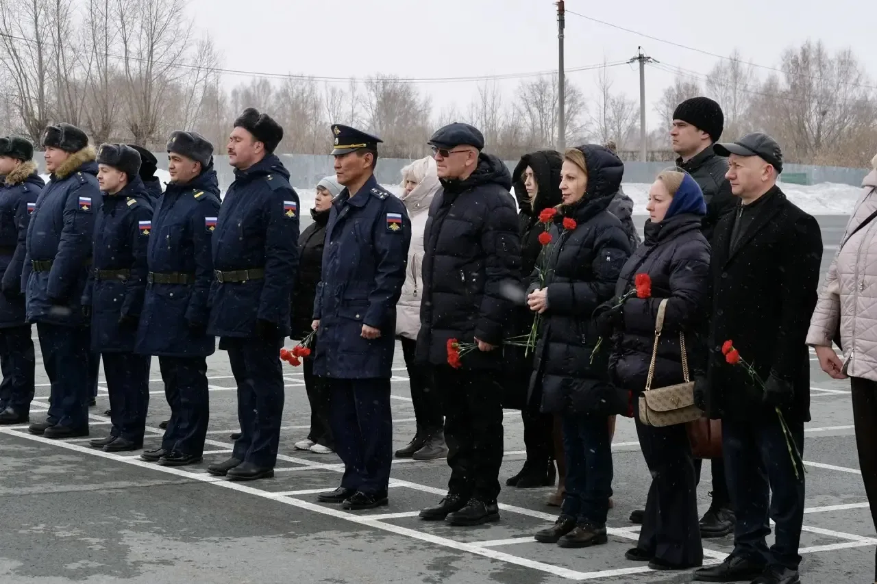 Заместитель руководителя Федерального казначейства Александр Михайлик в ходе рабочего визита в г. Новосибирск посетил 24-ую отдельную гвардейскую Ордена Жукова бригаду специального назначения Заместитель руководителя Федерального казначейства Александр Михайлик в ходе рабочего визита в г. Новосибирск посетил 24-ую отдельную гвардейскую Ордена Жукова бригаду специального назначения