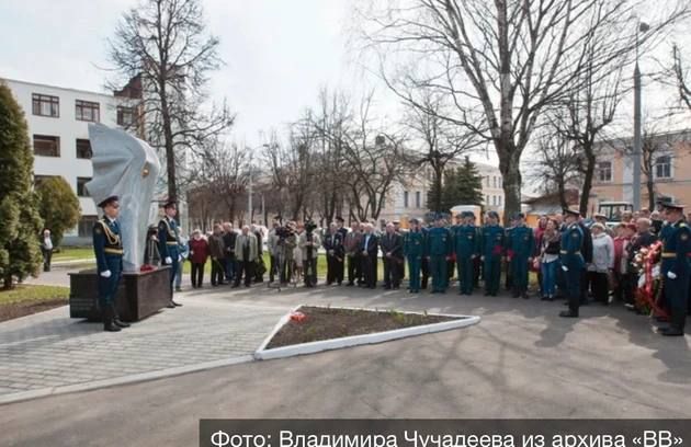 982 ������������ �������� ��������� �������