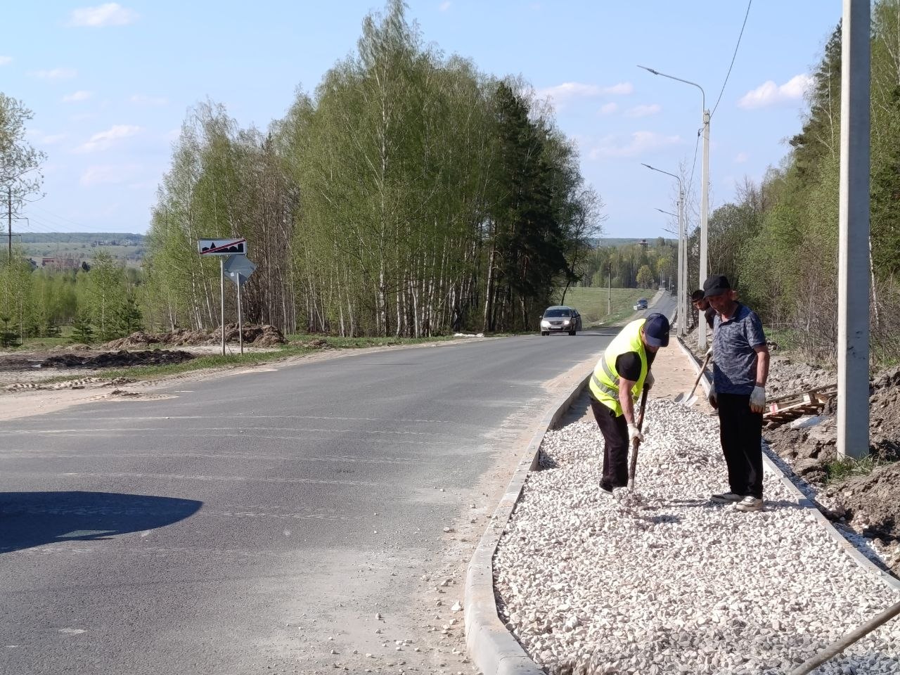 В Юрьевце стартовали работы на участке автодороги, который пешеходы много лет старались избегать, а водители проезжали "затая дыхание", особенно в темное время суток В Юрьевце стартовали работы на участке автодороги, который пешеходы много лет старались избегать, а водители проезжали "затая дыхание", особенно в темное время суток