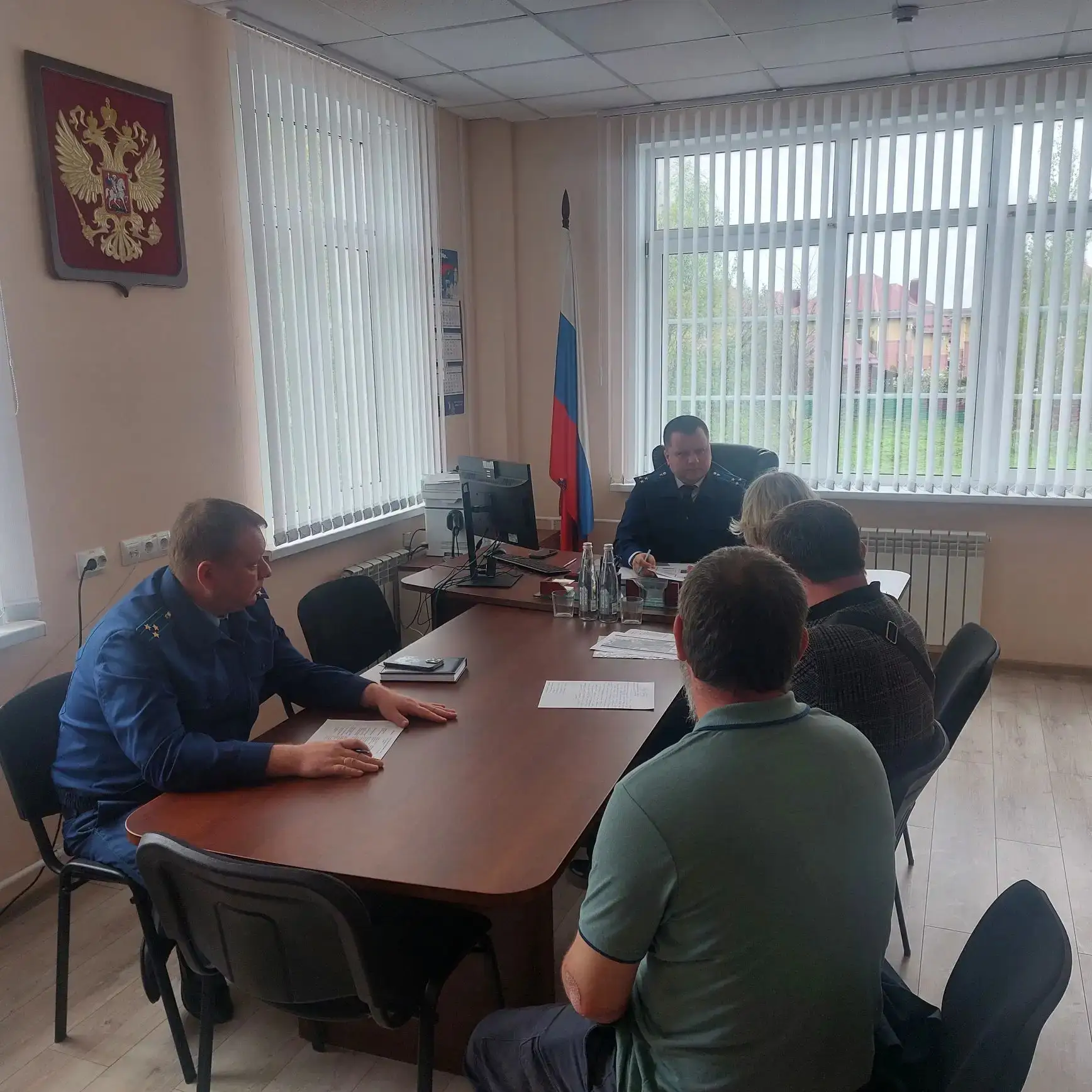 Заместитель прокурора области Антон Жуков провел личный приём граждан в городе Суздале Заместитель прокурора области Антон Жуков провел личный приём граждан в городе Суздале