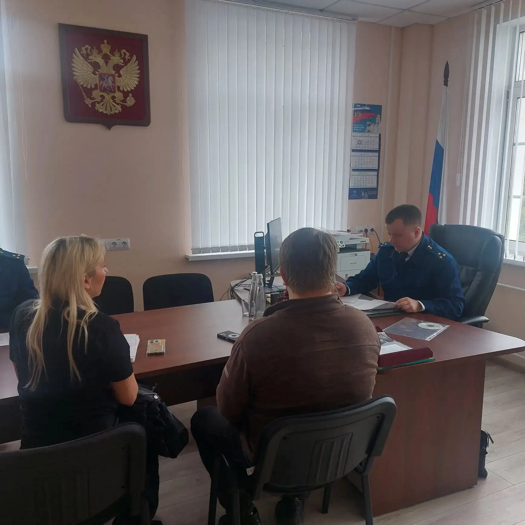 Заместитель прокурора области Антон Жуков провел личный приём граждан в городе Суздале Заместитель прокурора области Антон Жуков провел личный приём граждан в городе Суздале