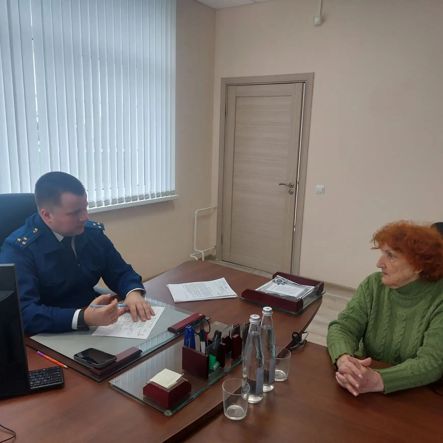 Заместитель прокурора области Антон Жуков провел личный приём граждан в городе Суздале Заместитель прокурора области Антон Жуков провел личный приём граждан в городе Суздале