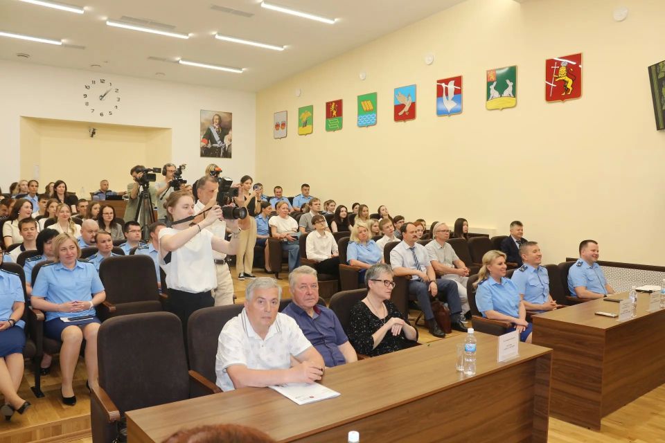 В прокуратуре Владимирской области состоялась презентация книги Олега Пленкина В прокуратуре Владимирской области состоялась презентация книги Олега Пленкина