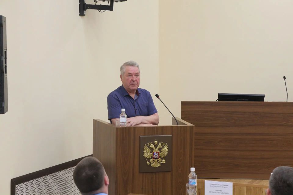 В прокуратуре Владимирской области состоялась презентация книги Олега Пленкина В прокуратуре Владимирской области состоялась презентация книги Олега Пленкина