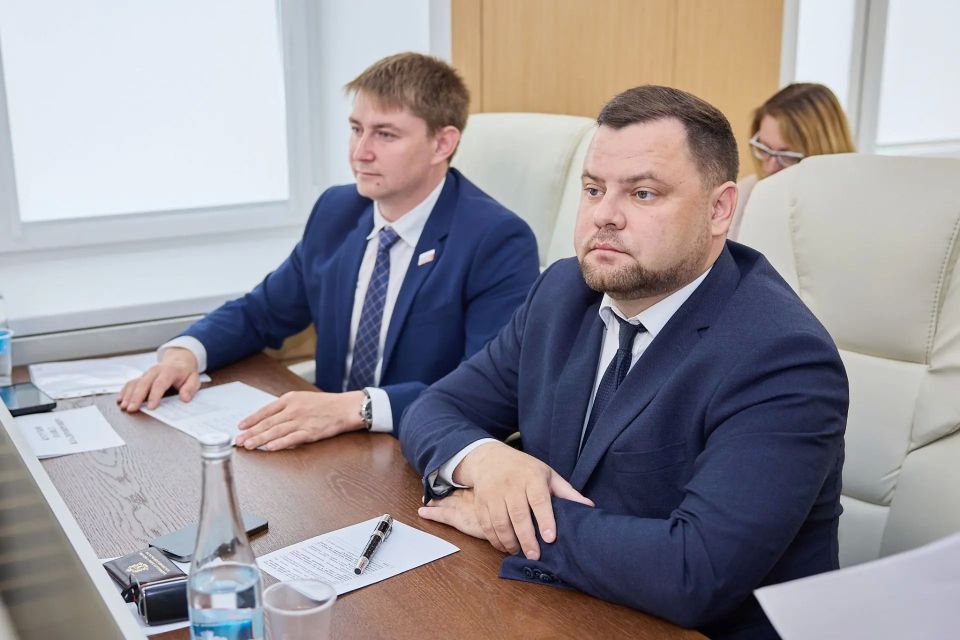 Заместитель председателя Законодательного Собрания Владимирской области Дмитрий Рожков принял участие в заседании Совета народных депутатов XXIX созыва, в ходе которого состоялись выборы главы областного центра Заместитель председателя Законодательного Собрания Владимирской области Дмитрий Рожков принял участие в заседании Совета народных депутатов XXIX созыва, в ходе которого состоялись выборы главы областного центра