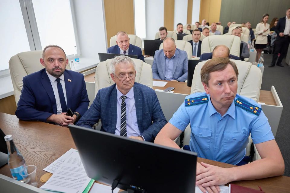 Заместитель председателя Законодательного Собрания Владимирской области Дмитрий Рожков принял участие в заседании Совета народных депутатов XXIX созыва, в ходе которого состоялись выборы главы областного центра Заместитель председателя Законодательного Собрания Владимирской области Дмитрий Рожков принял участие в заседании Совета народных депутатов XXIX созыва, в ходе которого состоялись выборы главы областного центра