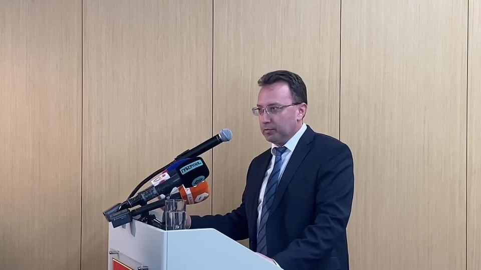Первый заместитель губернатора Дмитрий Лызлов поздравил Сергея Волкова с назначением