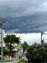 Над центром города нависла туча