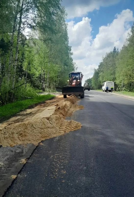 ДСУ-3 завершает асфальтирование подъезда к Гусь-Хрустальному со стороны Рязани ДСУ-3 завершает асфальтирование подъезда к Гусь-Хрустальному со стороны Рязани