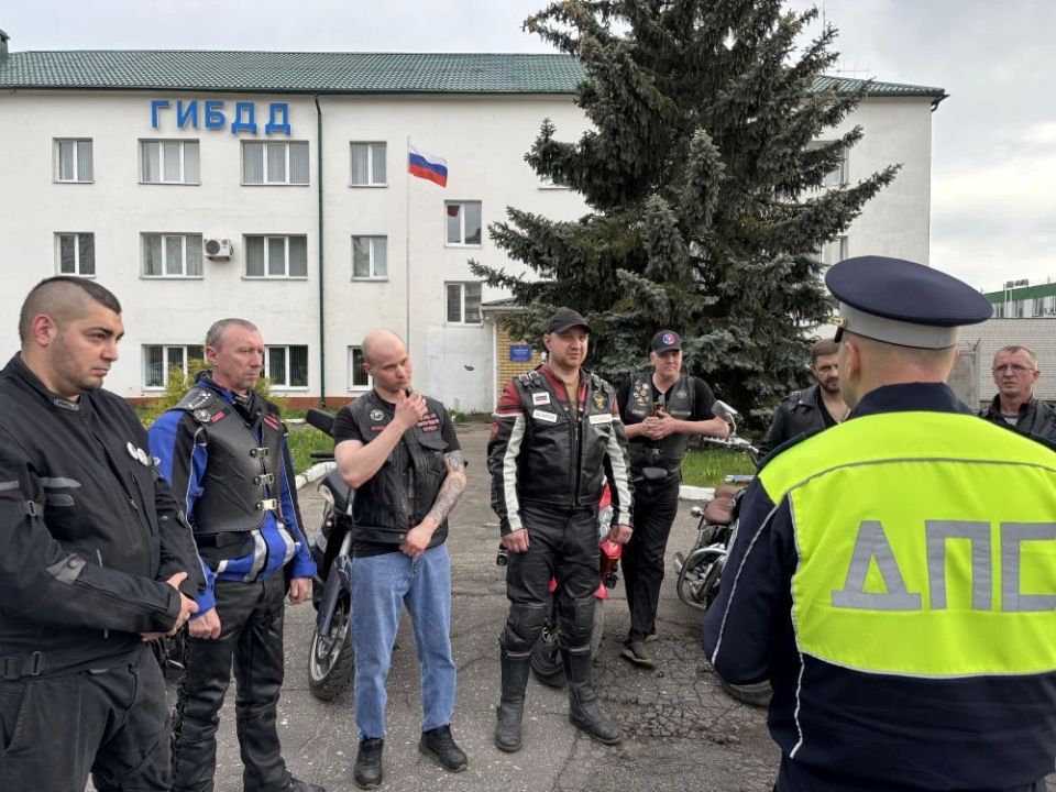 В Коврове госавтоинспекторы провели профилактическое мероприятие с представителями городских мотосообществ В Коврове госавтоинспекторы провели профилактическое мероприятие с представителями городских мотосообществ