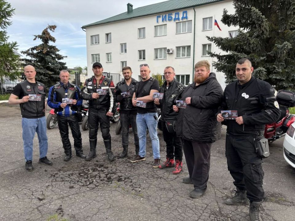 В Коврове госавтоинспекторы провели профилактическое мероприятие с представителями городских мотосообществ В Коврове госавтоинспекторы провели профилактическое мероприятие с представителями городских мотосообществ