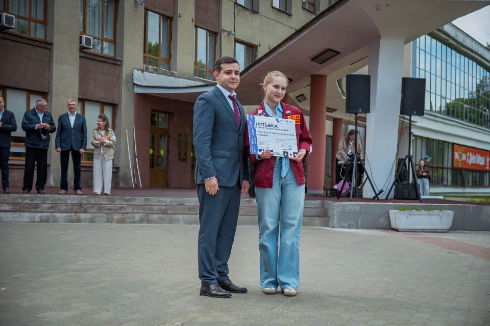 Студенческие отряды Владимирской области официально открыли летний трудовой семестр 2026 года! Студенческие отряды Владимирской области официально открыли летний трудовой семестр 2026 года!