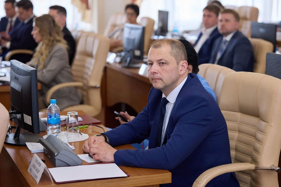 На очередном заседании Законодательного Собрания Владимирской области депутаты рассмотрели и поддержали изменения в главный финансовый документ региона на 2026-2028 годы На очередном заседании Законодательного Собрания Владимирской области депутаты рассмотрели и поддержали изменения в главный финансовый документ региона на 2026-2028 годы