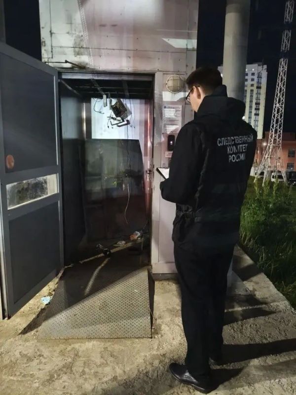 Во Владимире лифт с женщиной и годовалым ребёнком рухнул в шахту