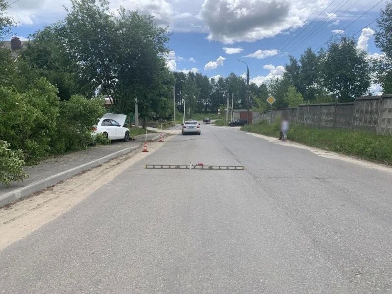 В Вяткино в ДТП пострадал пассажир из-за того, что водителю стало плохо за рулем В Вяткино в ДТП пострадал пассажир из-за того, что водителю стало плохо за рулем